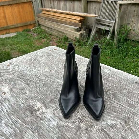 Marc Fisher Alva Black Leather Heeled Bootie‎ size 5.5
